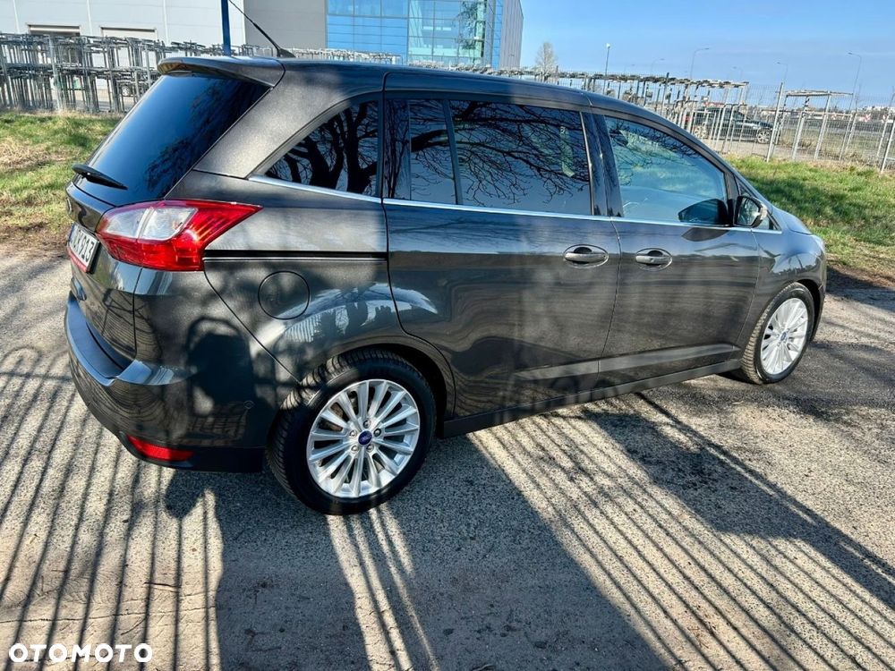Ford Grand C-MAX - 36