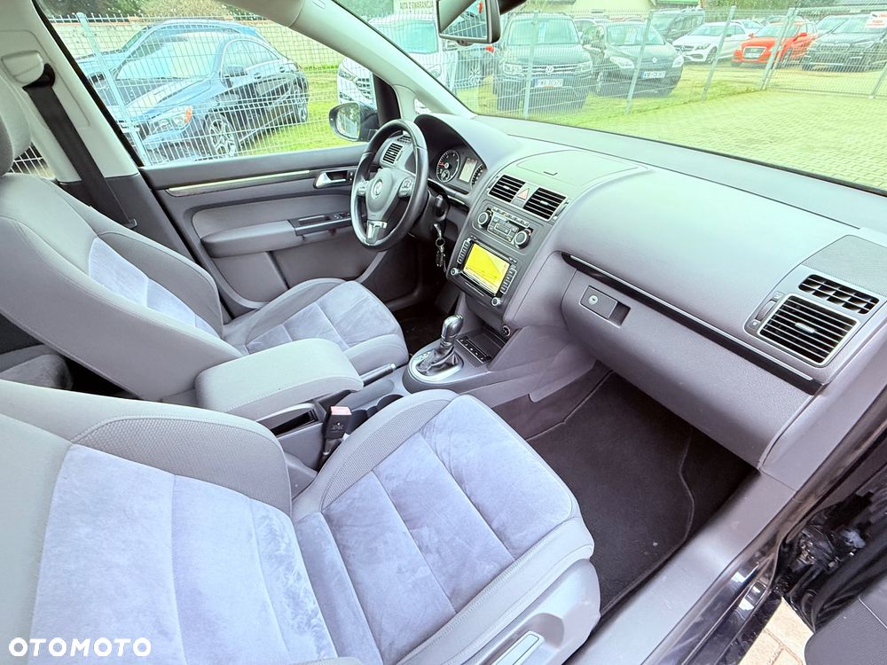 Volkswagen Touran - 18