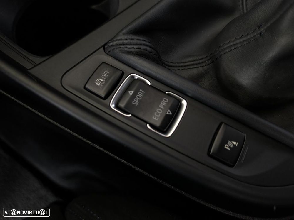 BMW 116 d Pack M - 11