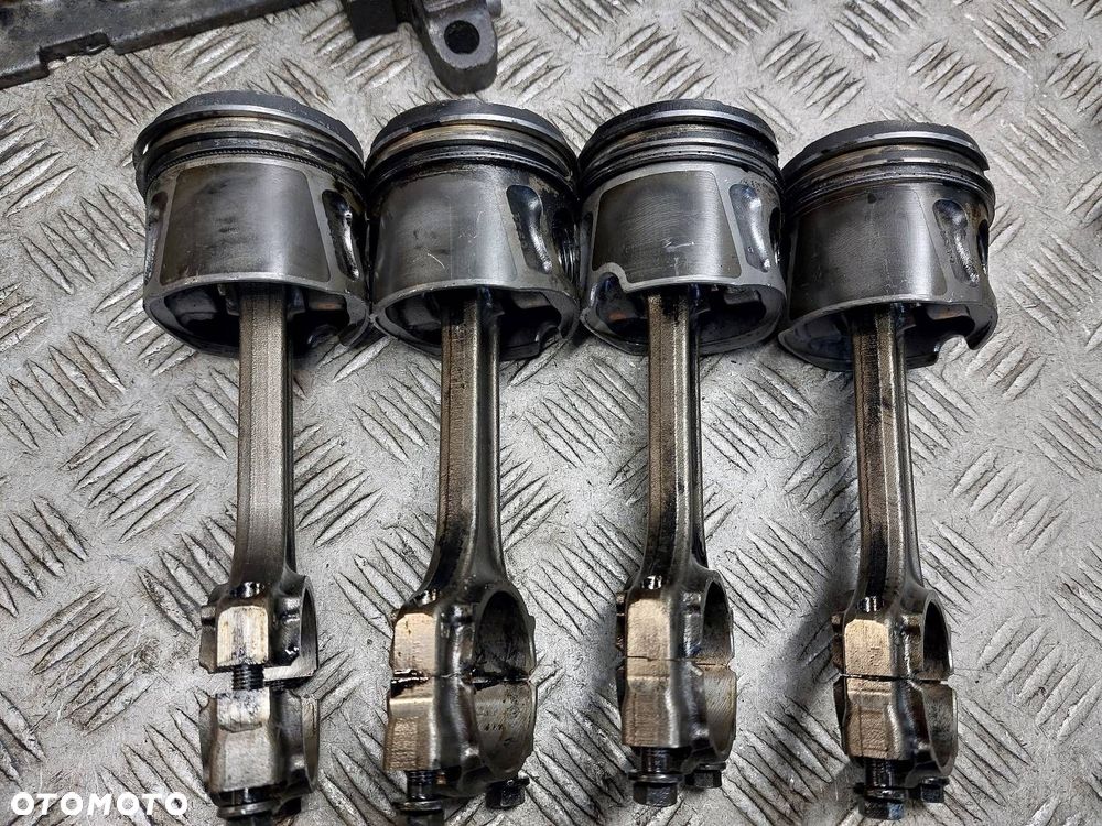 DÓŁ SILNIKA BLOK + TŁOKI + WAŁ FIAT GRANDE PUNTO I 1.3 JTD 199A2000 - 3
