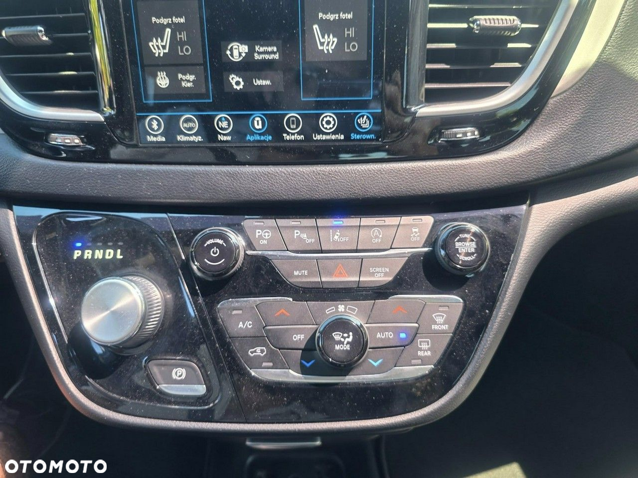 Chrysler Pacifica - 26