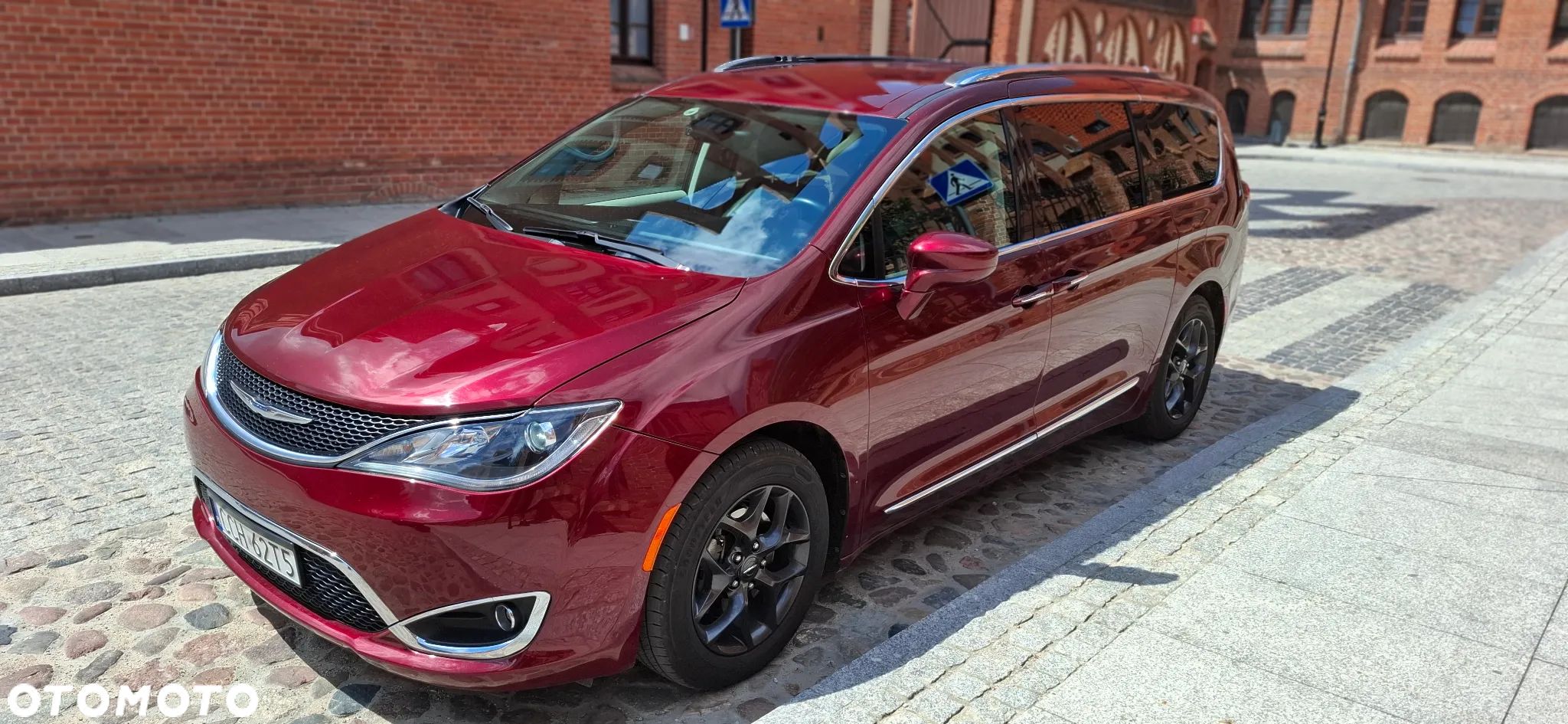 Chrysler Pacifica - 1