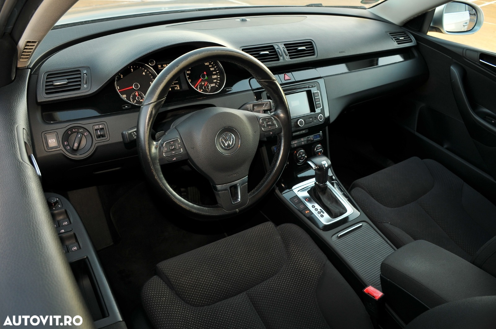 Volkswagen Passat Variant 2.0 TDI Blue TDI DSG Comfortline - 20