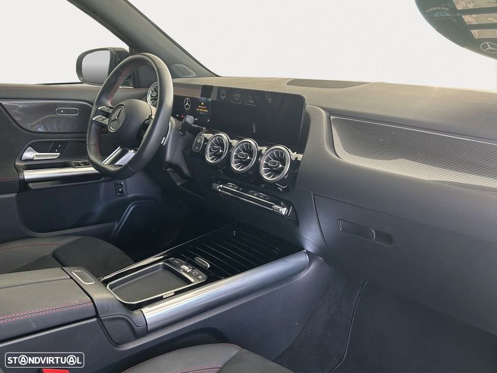 Mercedes-Benz GLA 180 - 13