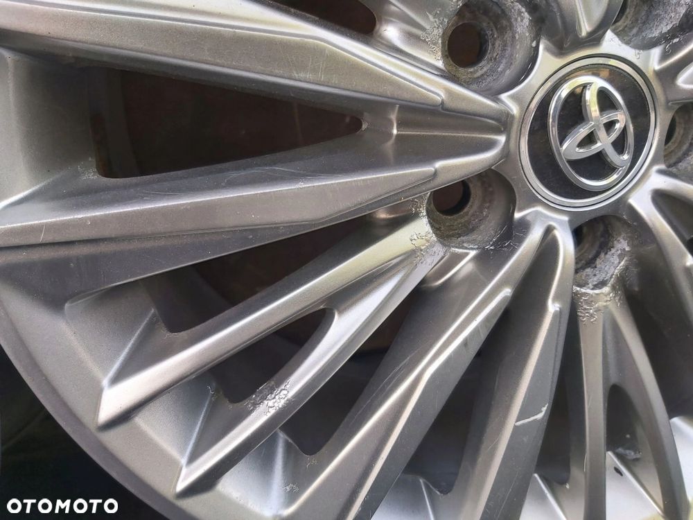 Toyota Auris Corolla E16 E18 Avensis T27 Alufelgi felgi 18 5x114,3 7J et45 - 8
