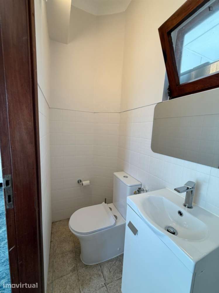 Quarto - localizado em Almada Lisbon - Grande imagem: 3/24