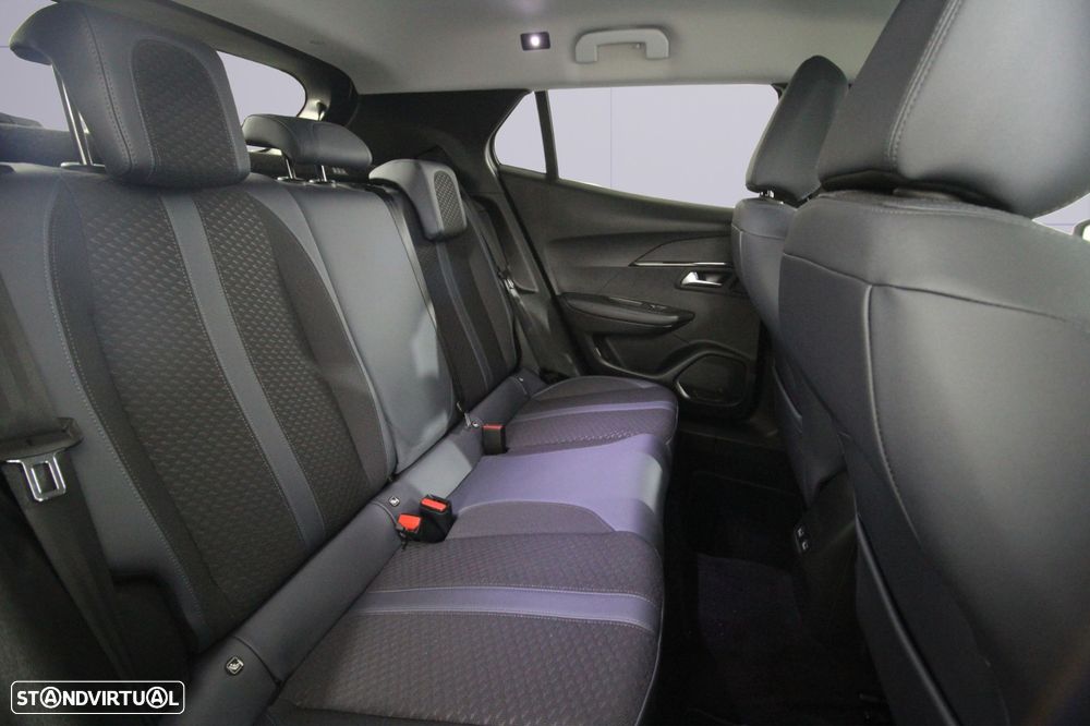 Peugeot e-2008 50 kWh Allure - 13