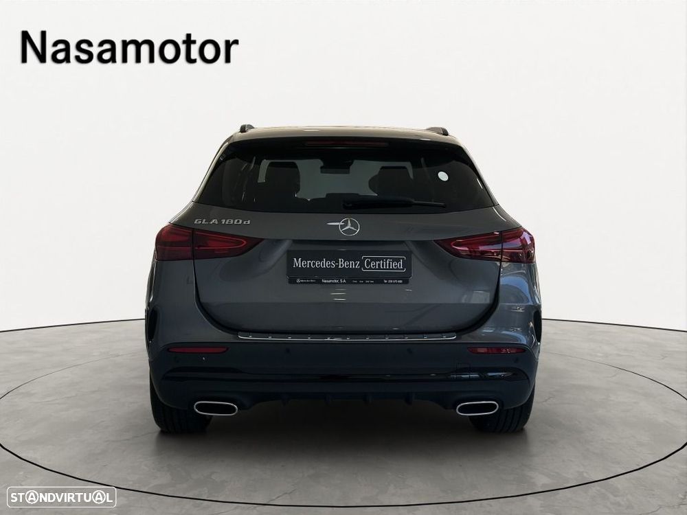 Mercedes-Benz GLA 180 - 4