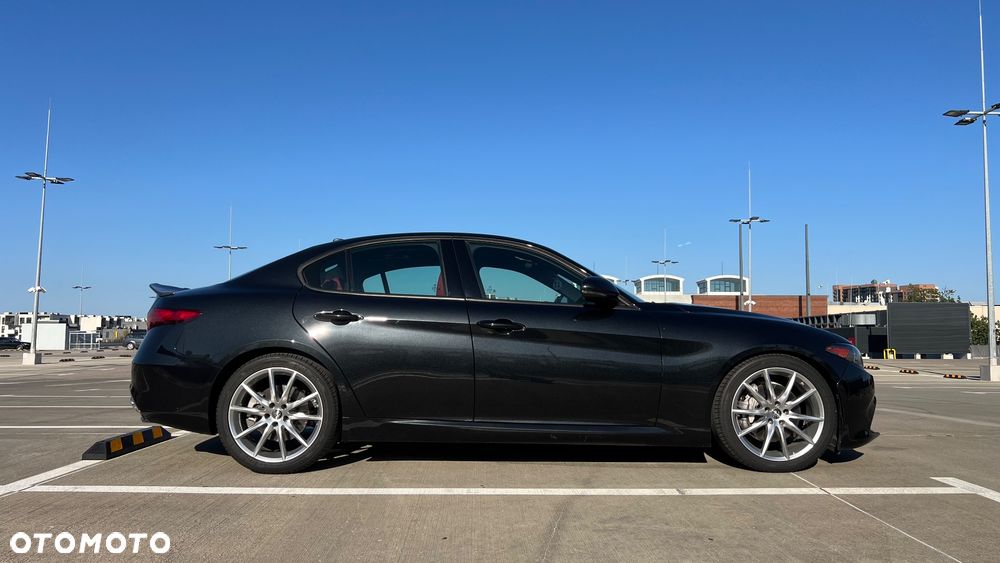 Alfa Romeo Giulia - 6