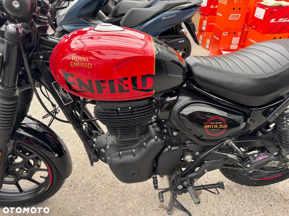 Royal Enfield HNTR - 17
