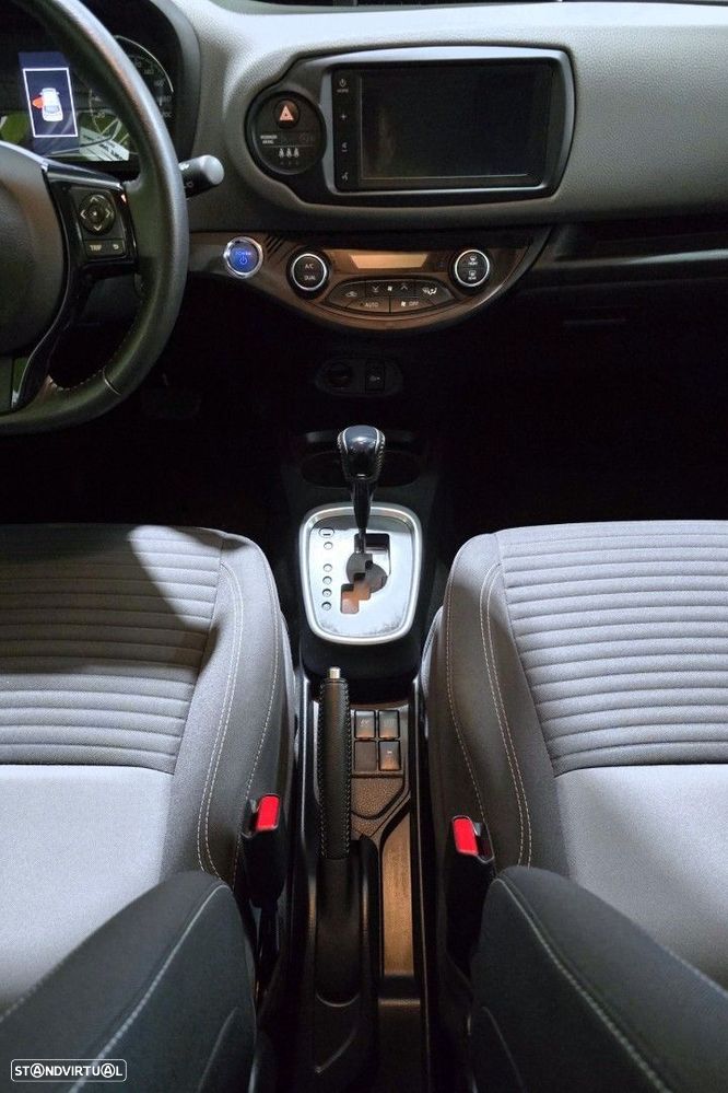 Toyota Yaris 1.5 HSD Comfort - 24