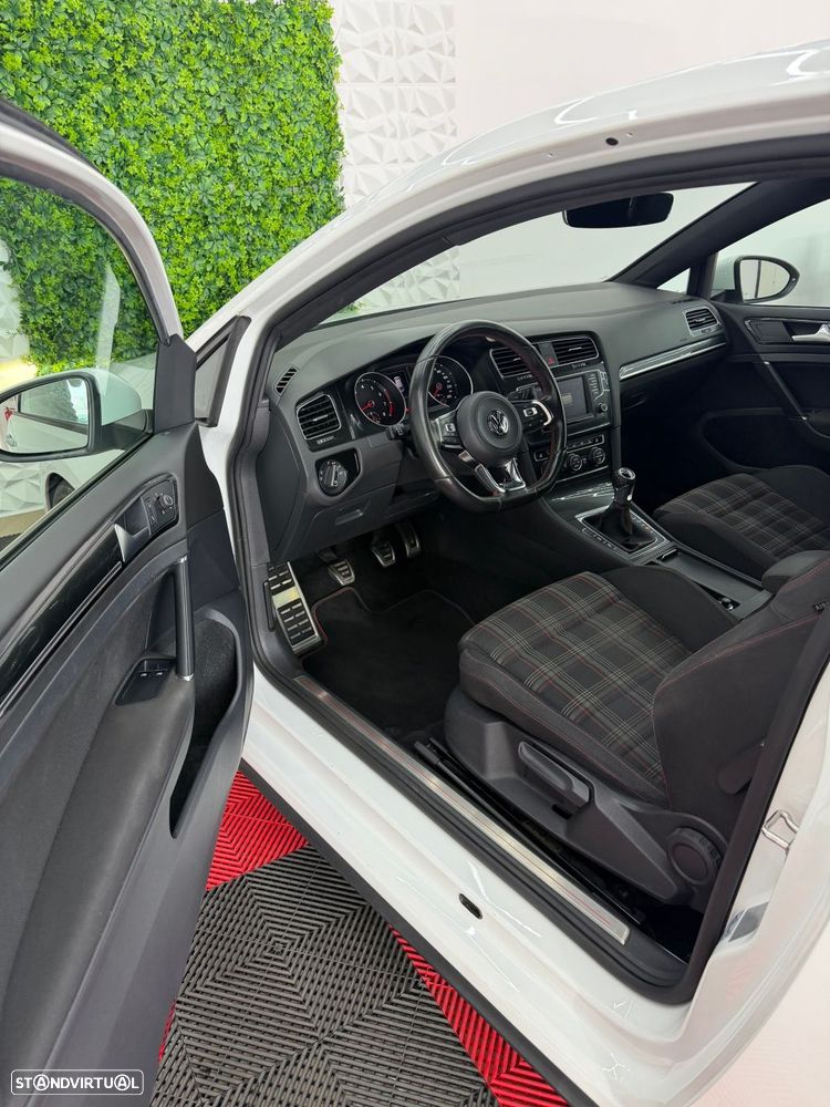VW Golf GTI Performance BlueMotion - 5
