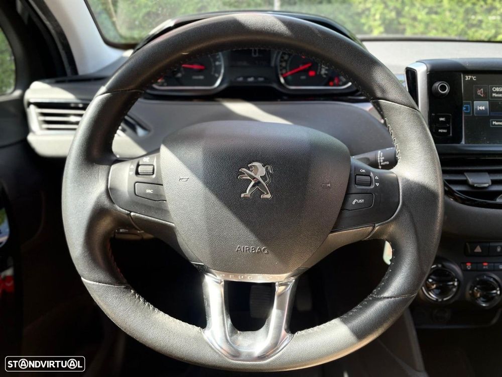 Peugeot 208 1.2 PureTech Active - 12