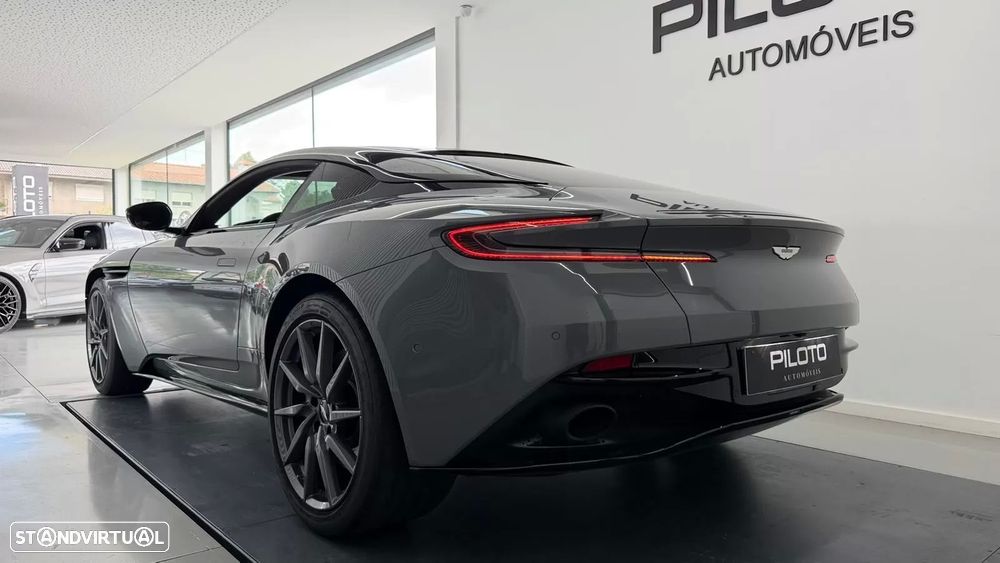 Aston Martin DB11 Coupé V8 Auto - 10