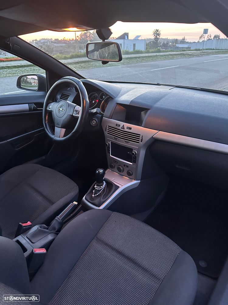 Opel Astra GTC 1.7 CDTI - 4