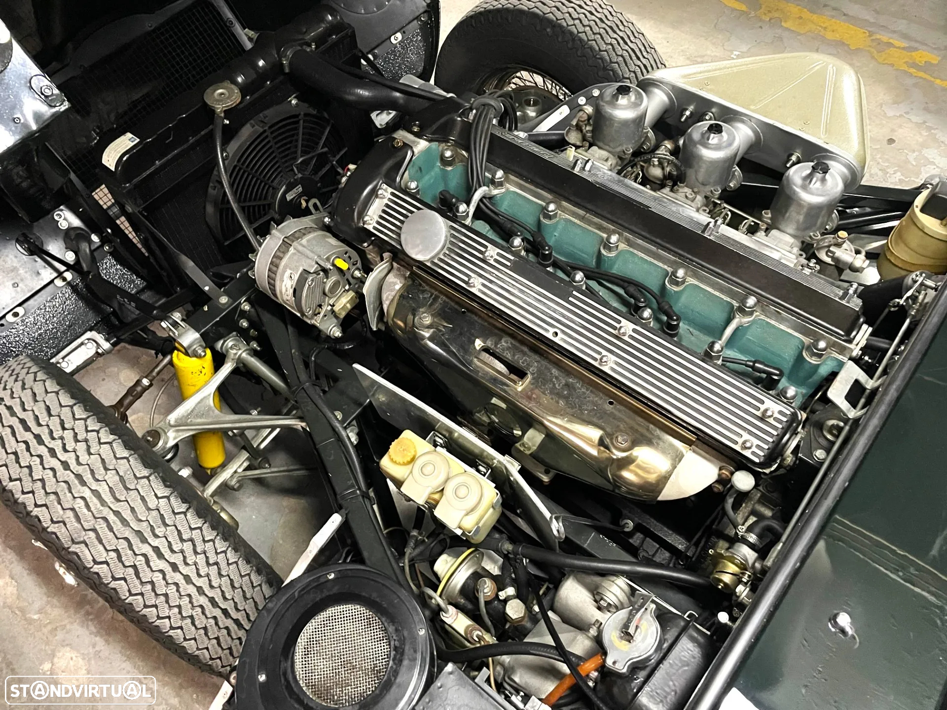 Jaguar E-Type - 21