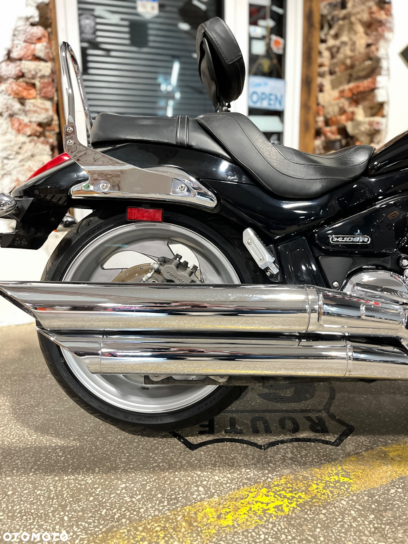 Suzuki Intruder - 8