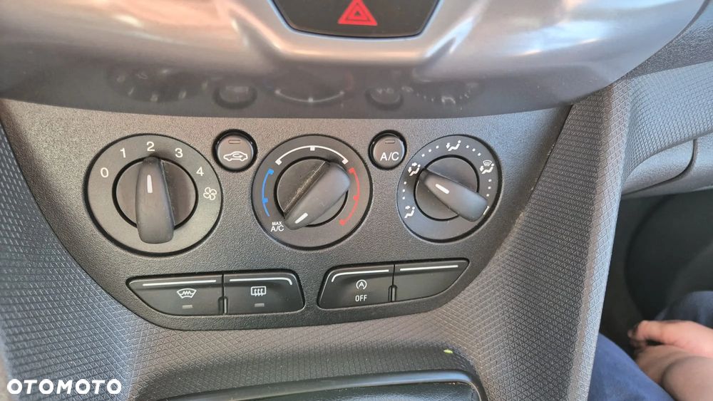 Ford Tourneo Connect 1.5 TDCi Trend - 21
