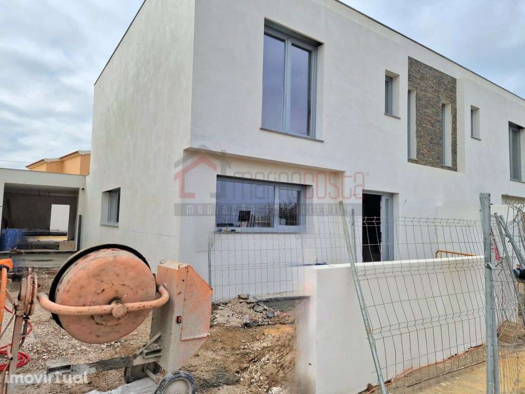 Moradia T4 NOVA com Garagem na Bufarda - Grande imagem: 2/16