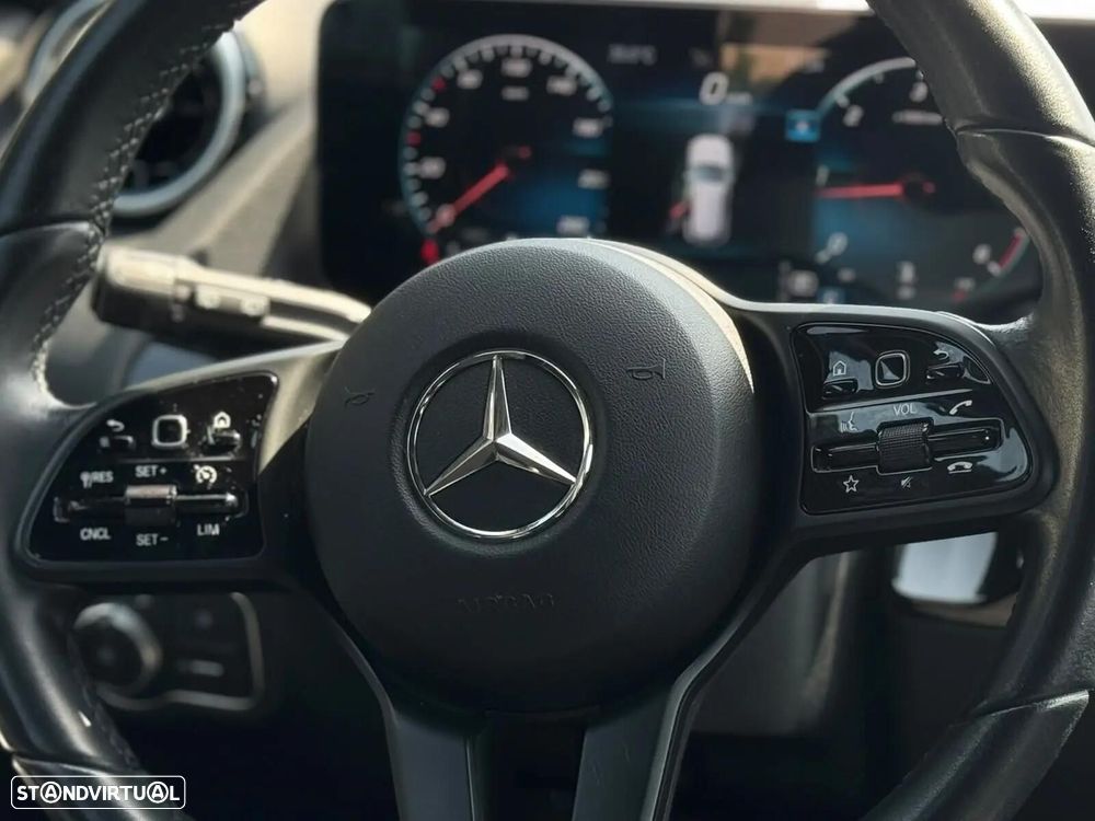 Mercedes-Benz GLA 200 d 4Matic 8G-DCT Special Edition - 9