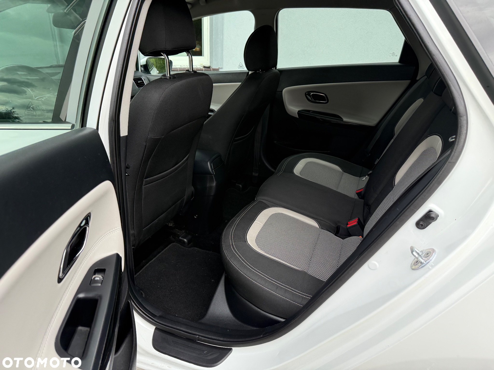 Kia Ceed 1.6 CRDi 136 ISG SW Spirit - 7
