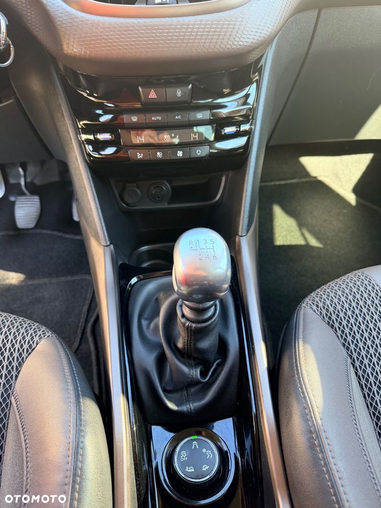 Peugeot 2008 e-HDi FAP 115 STOP & START Allure - 21