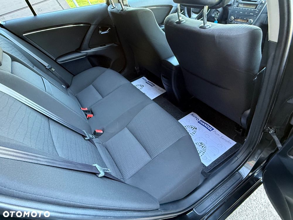Toyota Avensis - 18