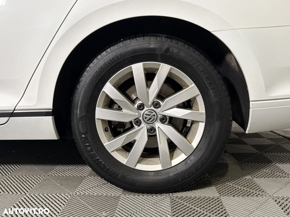 Volkswagen Passat - 14