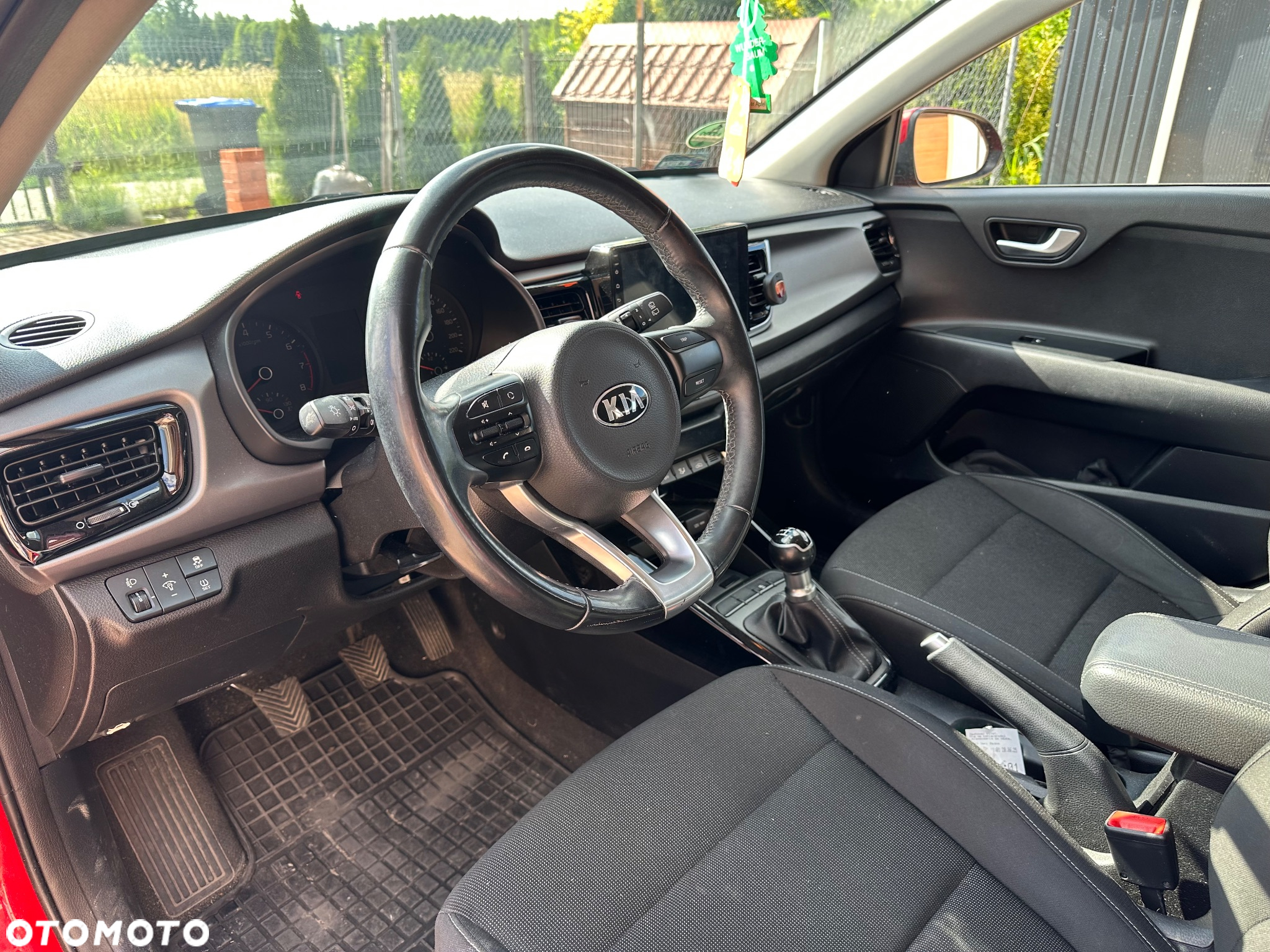 Kia Rio 1.2 L - 8