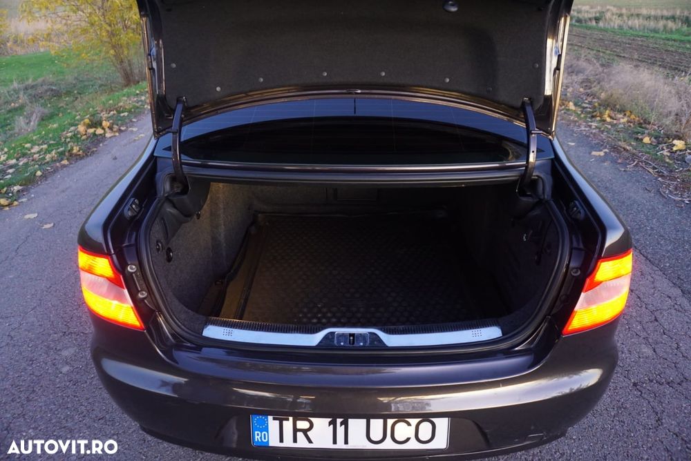 Skoda Superb 2.0 TDI Elegance - 11