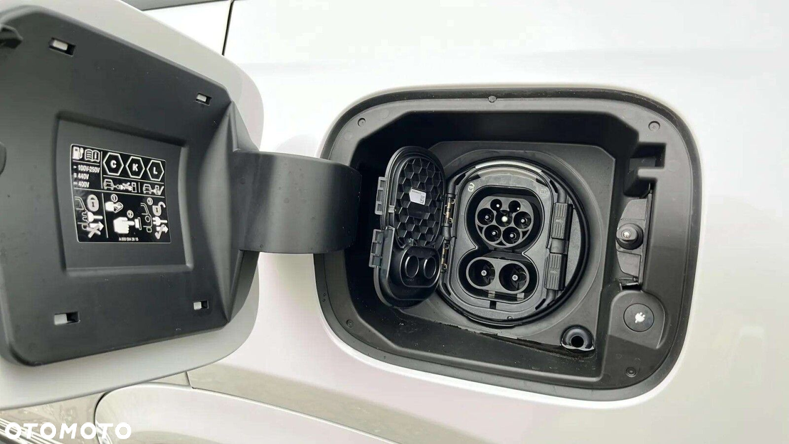 Mercedes-Benz GLE - 29