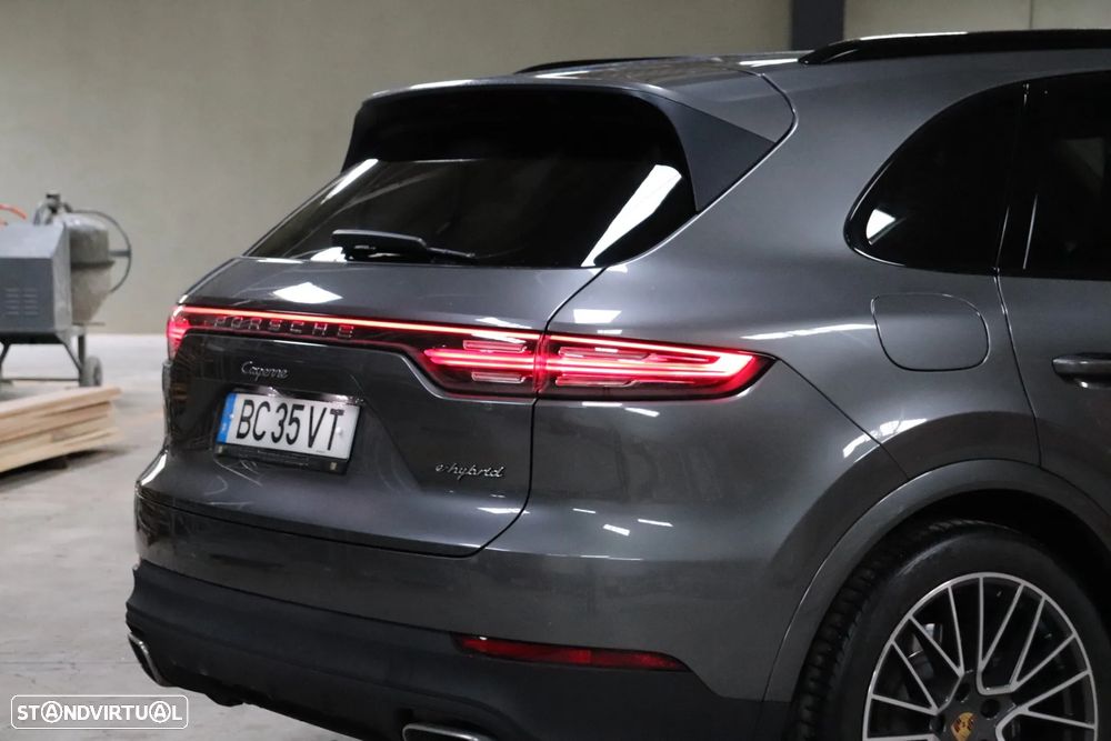 Porsche Cayenne - 12