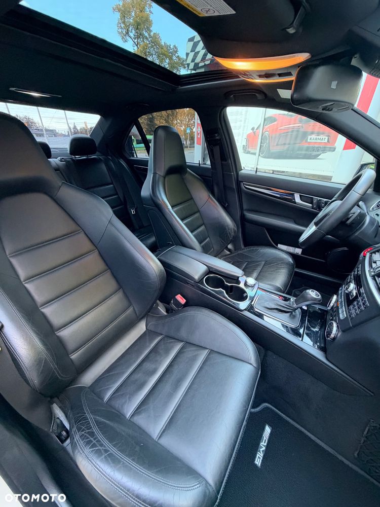 Mercedes-Benz Klasa C 63 AMG - 25