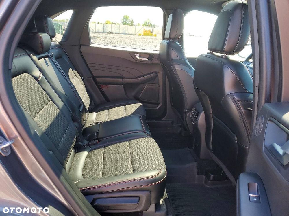 Ford Escape 2.0 EcoBoost AWD Titanium - 13