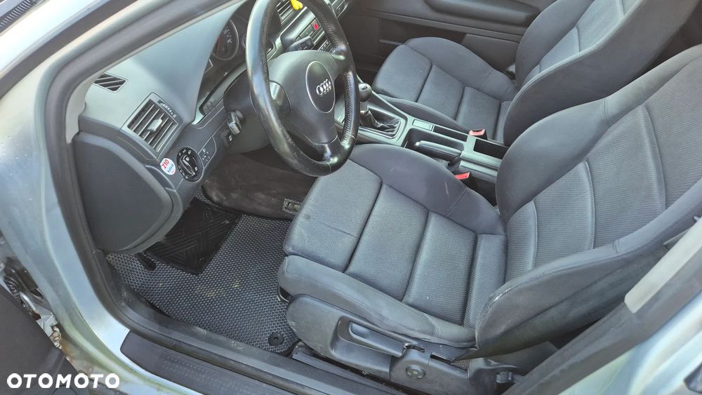 Audi A4 Limousine 1.8T - 11