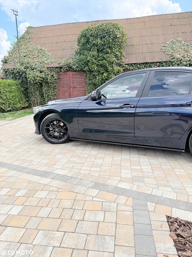 BMW Seria 3 328i xDrive Sport Line - 8