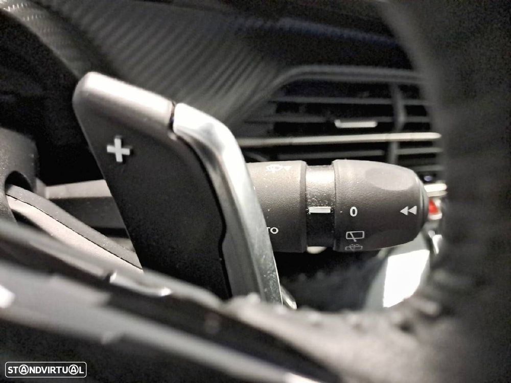 Peugeot 208 1.2 Hybrid Allure e-DCS6 - 15