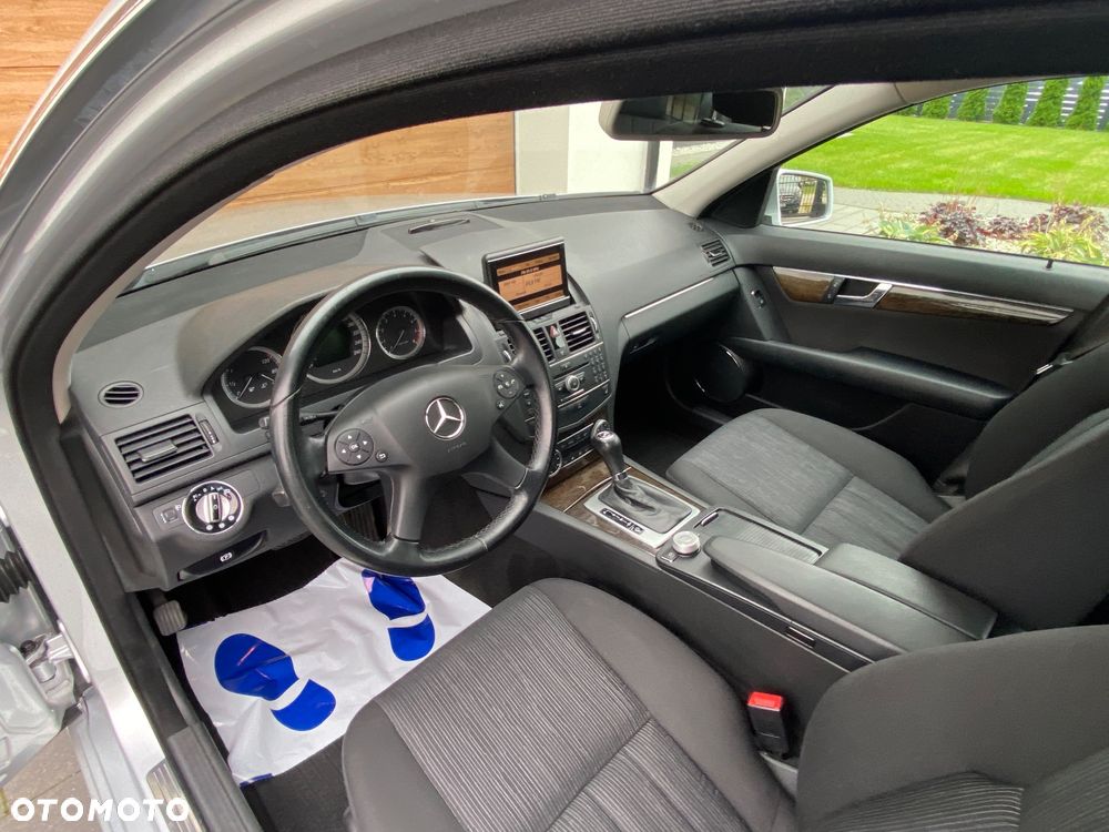 Mercedes-Benz Klasa C 180 T Kompressor Automatik BlueEFFICIENCY Avantgarde - 36