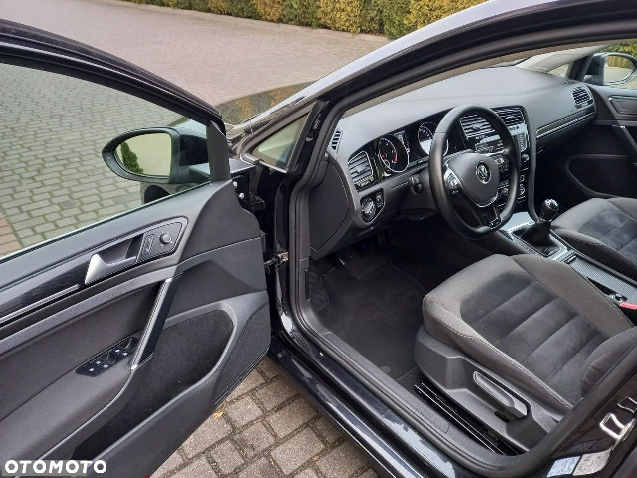 Volkswagen Golf VII 1.6 TDI BMT Trendline - 26