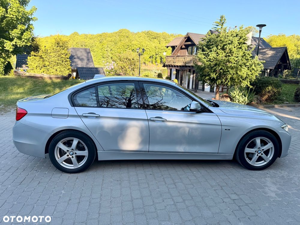 BMW Seria 3 320d - 8