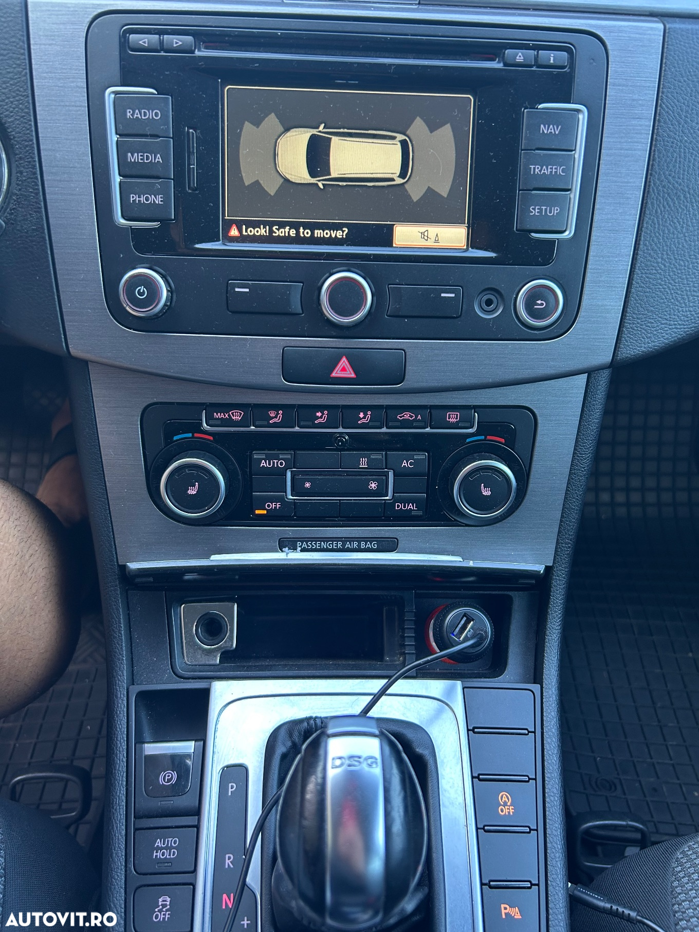 Volkswagen Passat - 12