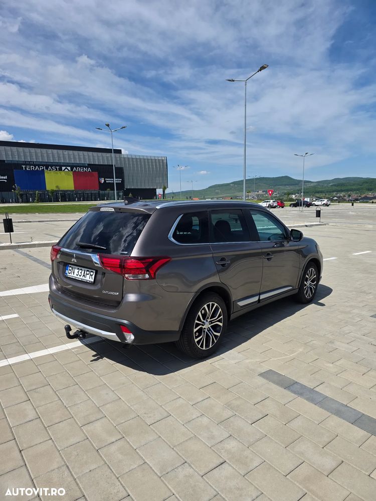 Mitsubishi Outlander 2.2 DI-D 4WD Automatik Edition 100+ - 5