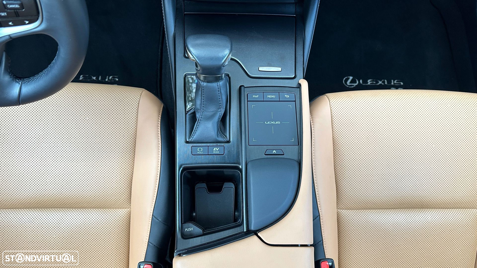 Lexus ES 300h Special Edition - 26