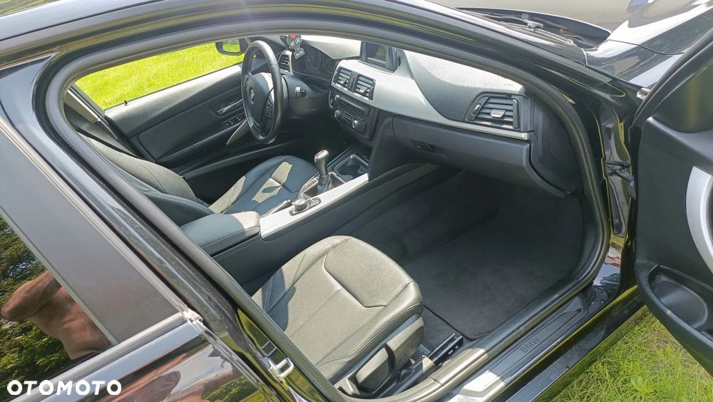 BMW Seria 3 316d Luxury Line - 2