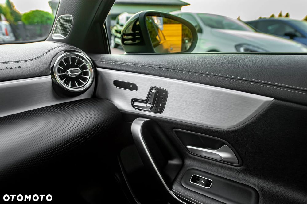 Mercedes-Benz Klasa A 250 4Matic 7G-DCT AMG Line - 41