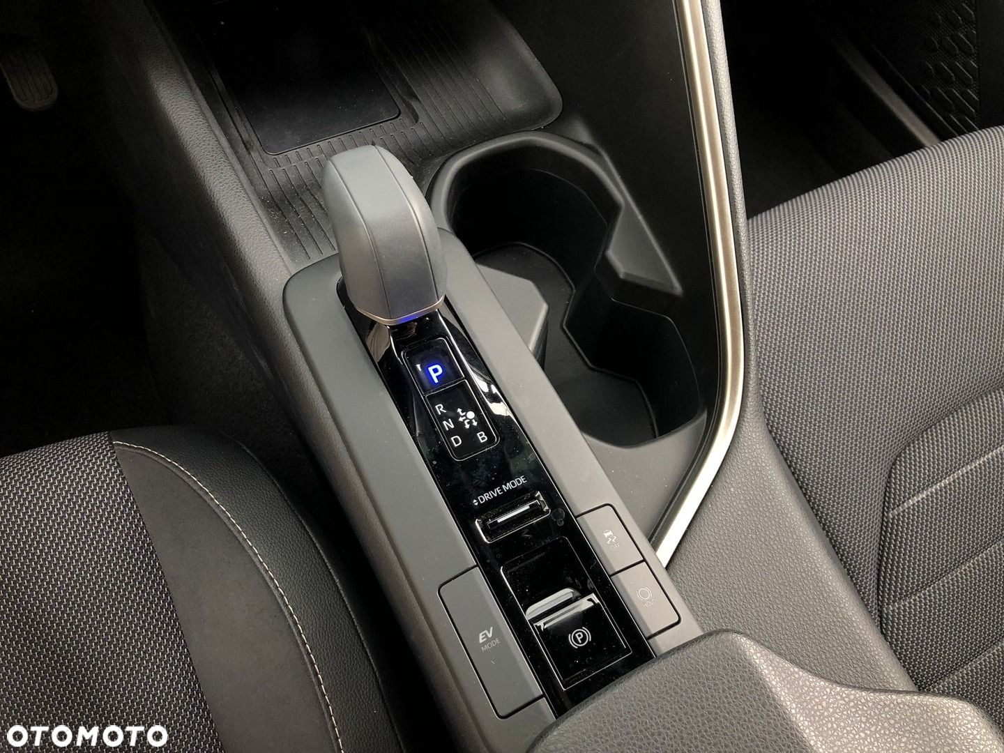 Toyota C-HR - 24