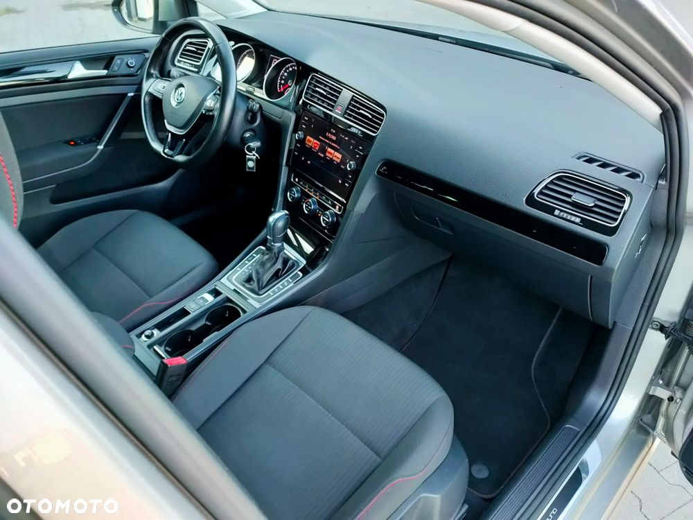Volkswagen Golf - 13