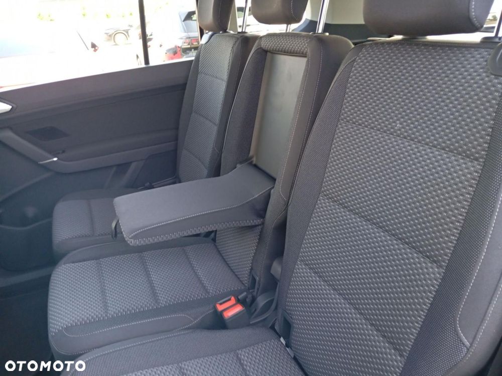 Volkswagen Touran - 14