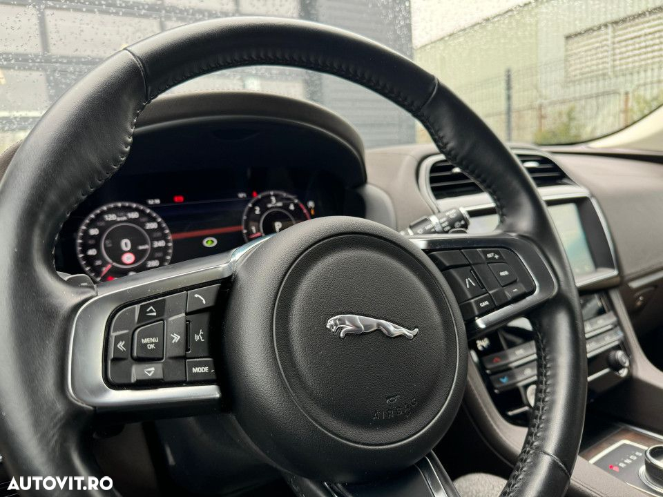Jaguar F-Pace 20d AWD Aut. Prestige - 23