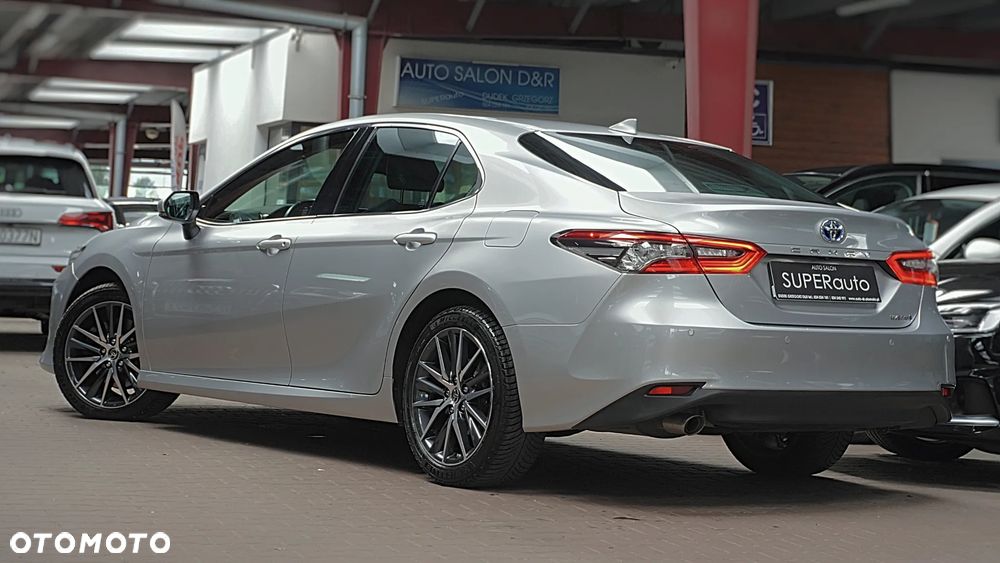 Toyota Camry 2.5 Hybrid Executive CVT - 8